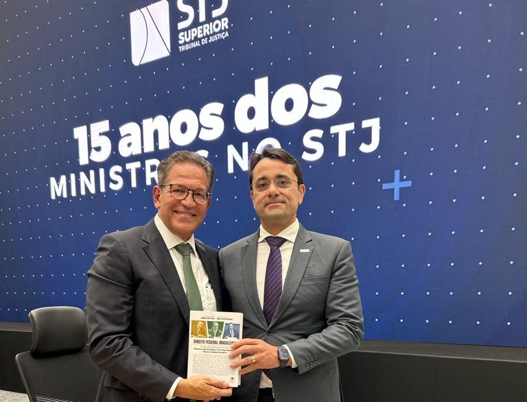 CONAMP prestigia lançamento de livro que marca 15 anos dos ministros Og Fernandes, Luis Felipe Salomão e Mauro Campbell Marques no STJ